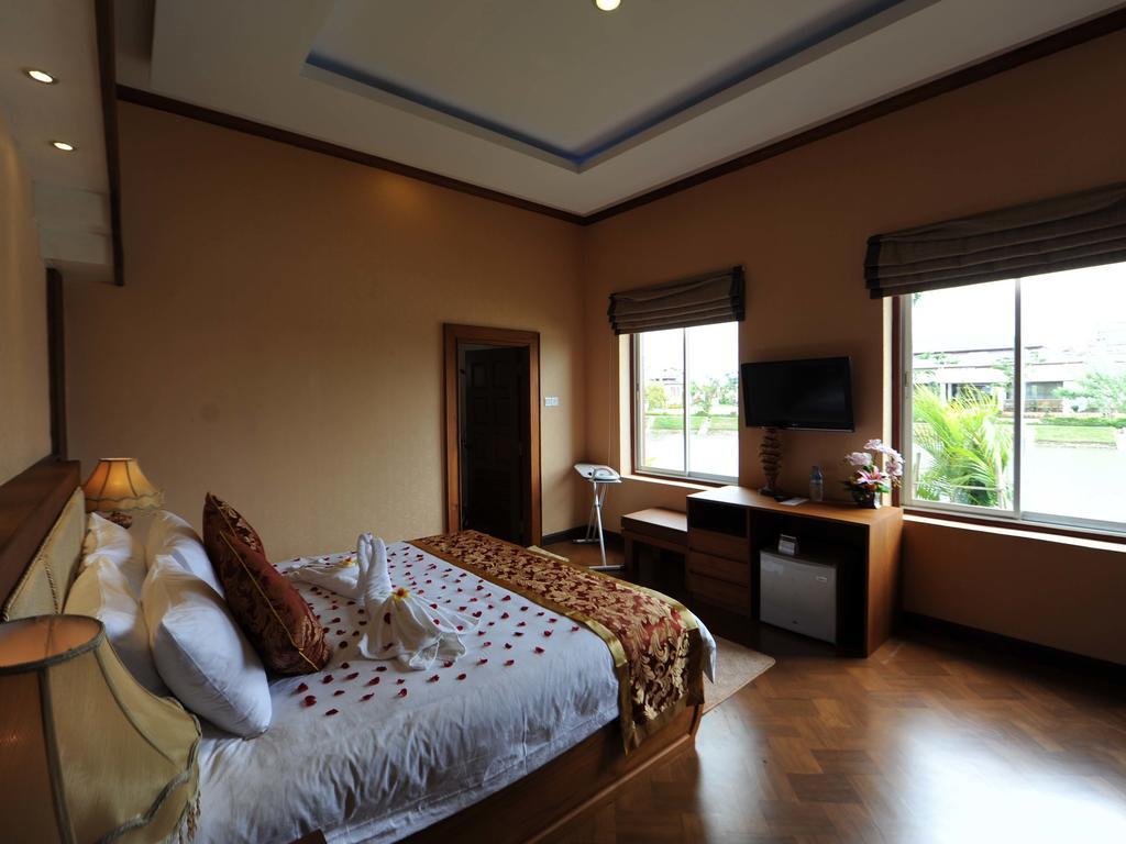 The Golden Lake Hotel Naypyidaw Exterior foto